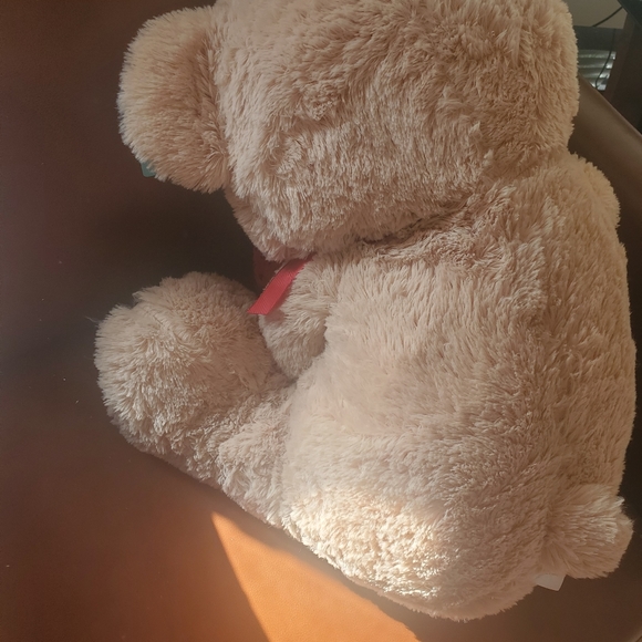 Big plush bear, new with heart in hand - Picture 5 of 15
